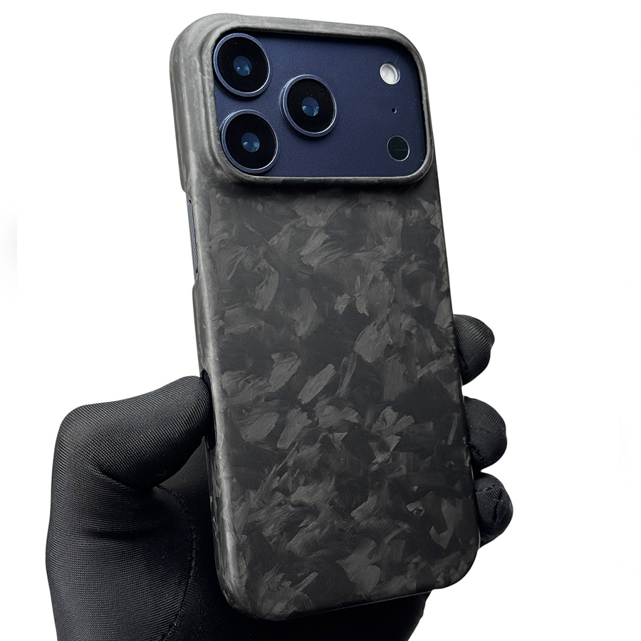 Карбоновый чехол Apple iPhone 17 Pro (Crater Forged)